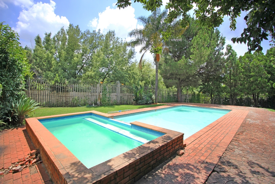 2 Bedroom Property for Sale in Weltevreden Park Gauteng