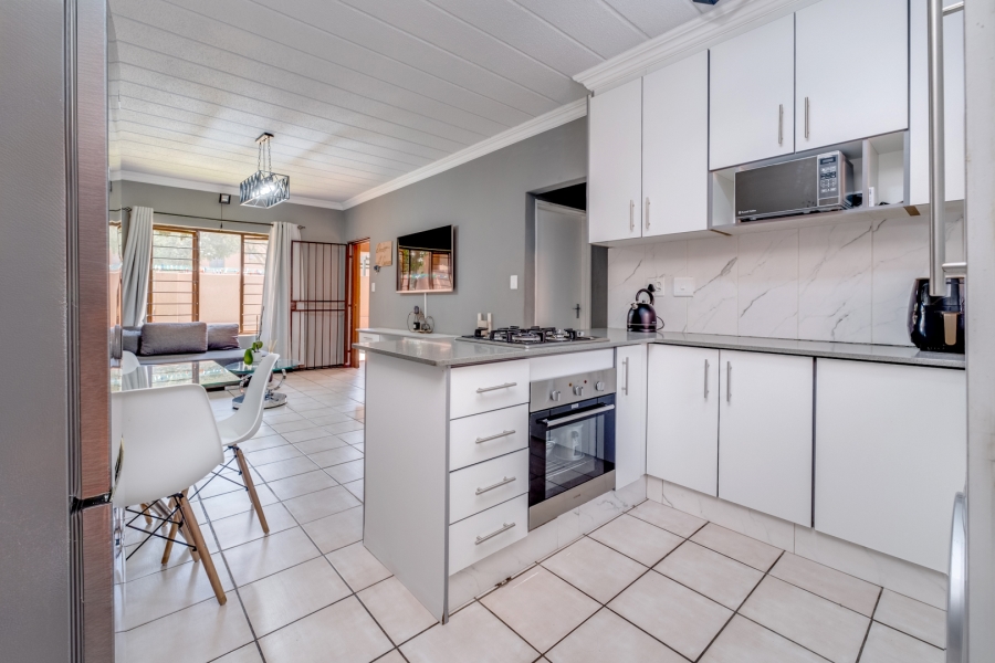1 Bedroom Property for Sale in Sunninghill Gauteng