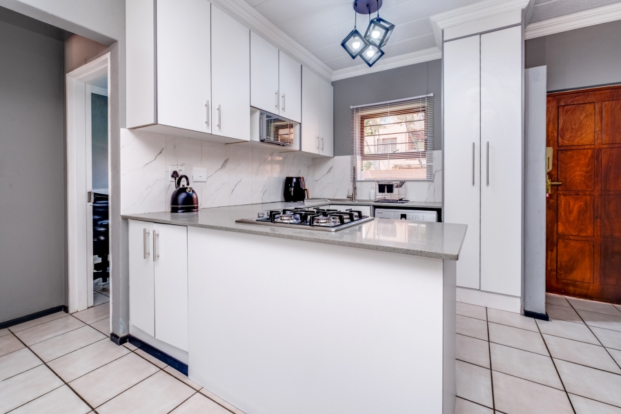 1 Bedroom Property for Sale in Sunninghill Gauteng