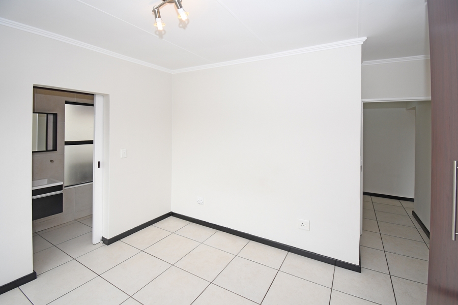 2 Bedroom Property for Sale in Greenstone Hill Gauteng