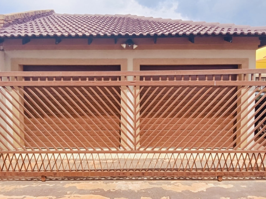 4 Bedroom Property for Sale in The Orchards Gauteng