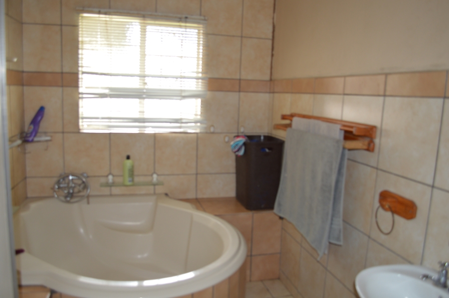 3 Bedroom Property for Sale in Three Rivers Gauteng