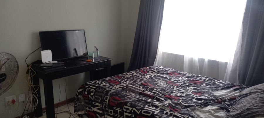 2 Bedroom Property for Sale in Verwoerdpark Gauteng