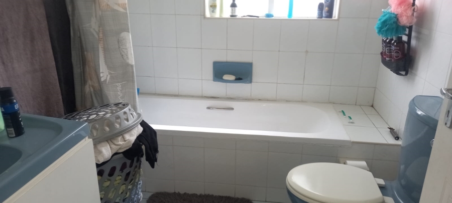 2 Bedroom Property for Sale in Verwoerdpark Gauteng