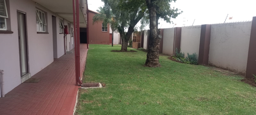 2 Bedroom Property for Sale in Verwoerdpark Gauteng