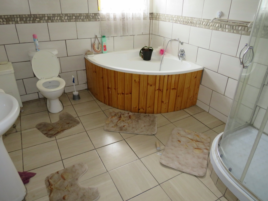 6 Bedroom Property for Sale in Claremont Gauteng