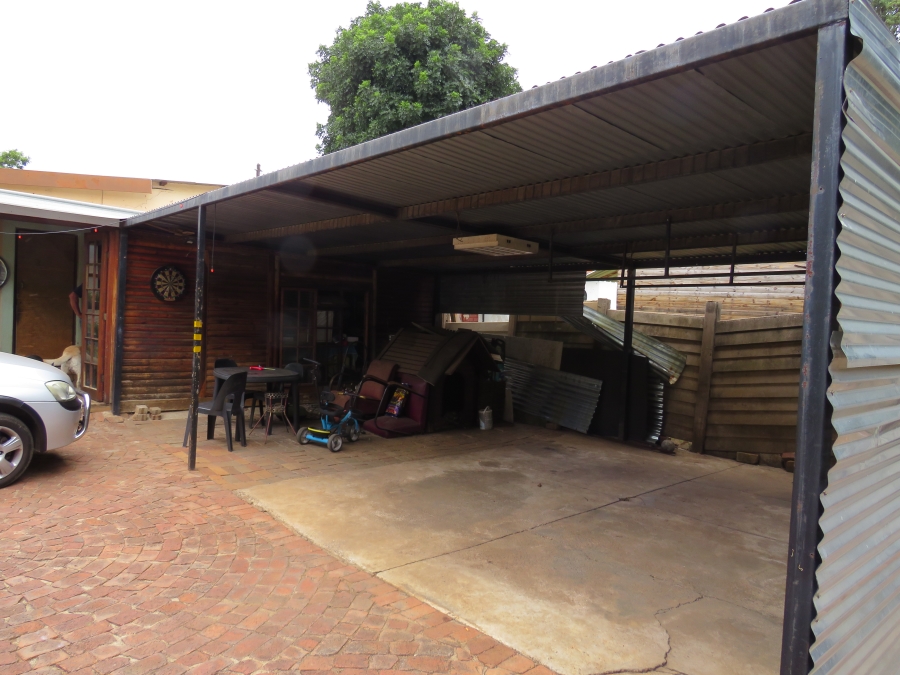 6 Bedroom Property for Sale in Claremont Gauteng