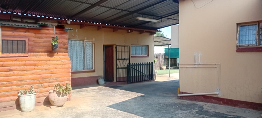 4 Bedroom Property for Sale in Booysens Gauteng