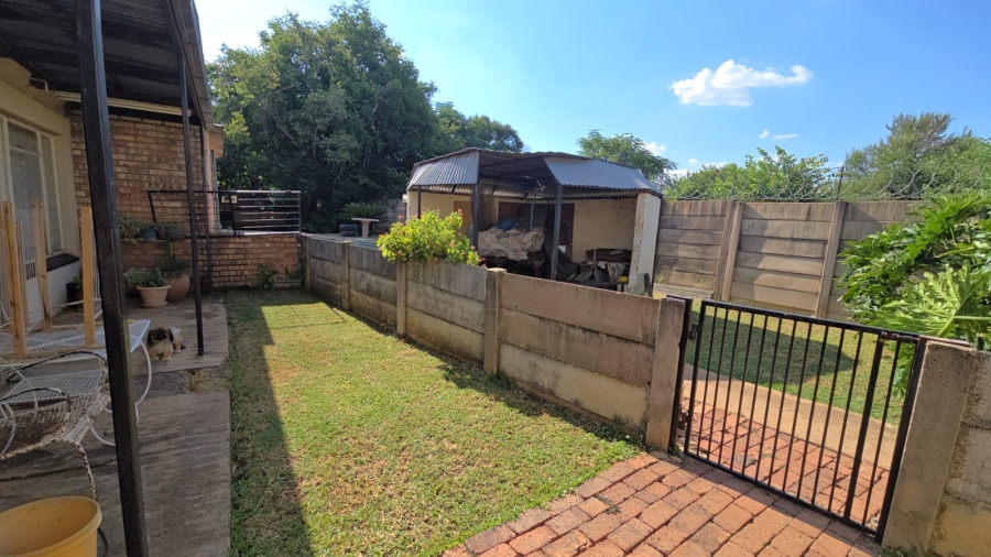 8 Bedroom Property for Sale in Pretoria North Gauteng