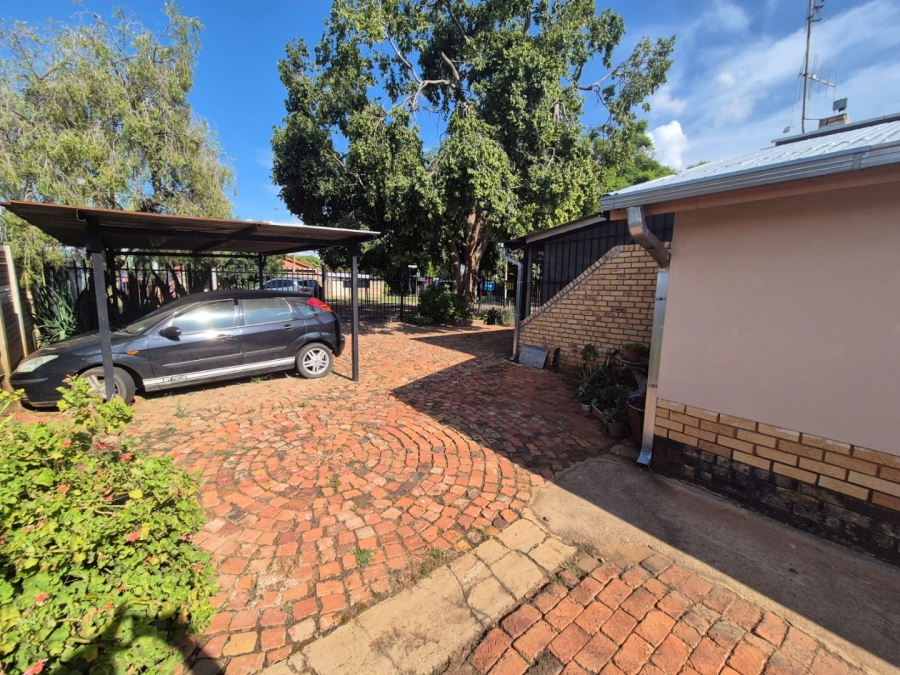 8 Bedroom Property for Sale in Pretoria North Gauteng