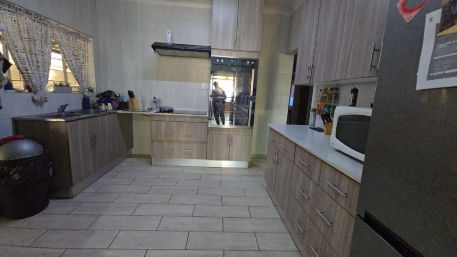 8 Bedroom Property for Sale in Pretoria North Gauteng