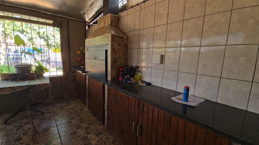 8 Bedroom Property for Sale in Pretoria North Gauteng