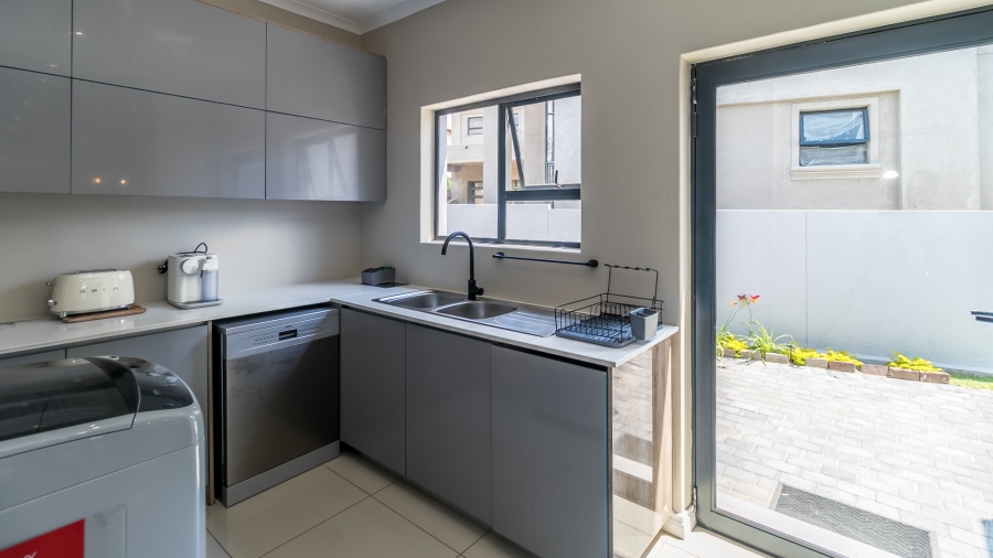 To Let 5 Bedroom Property for Rent in Sagewood Gauteng