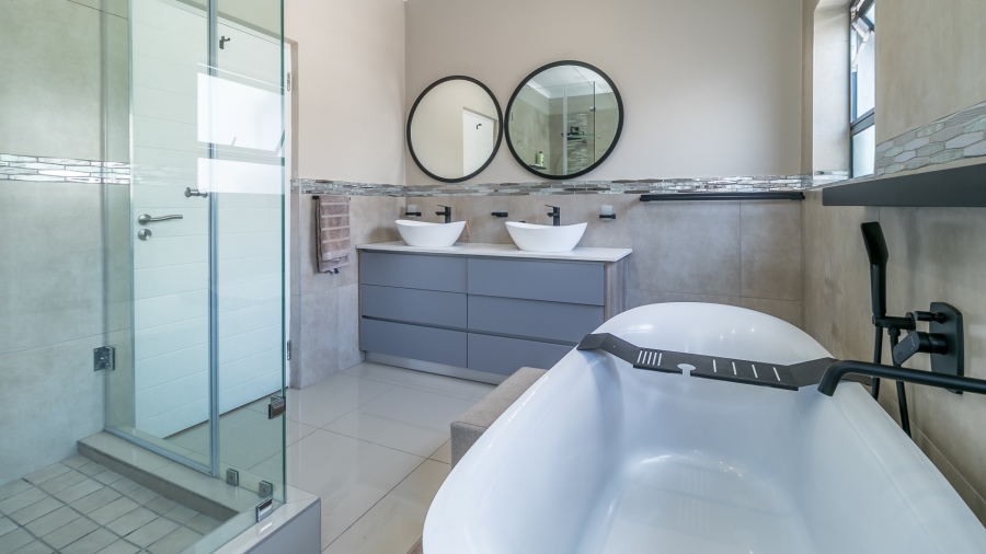 To Let 5 Bedroom Property for Rent in Sagewood Gauteng