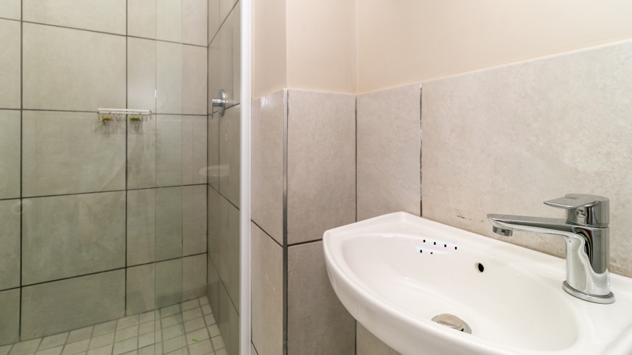 To Let 5 Bedroom Property for Rent in Sagewood Gauteng