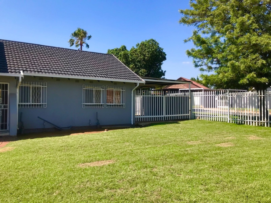 3 Bedroom Property for Sale in Verwoerdpark Gauteng