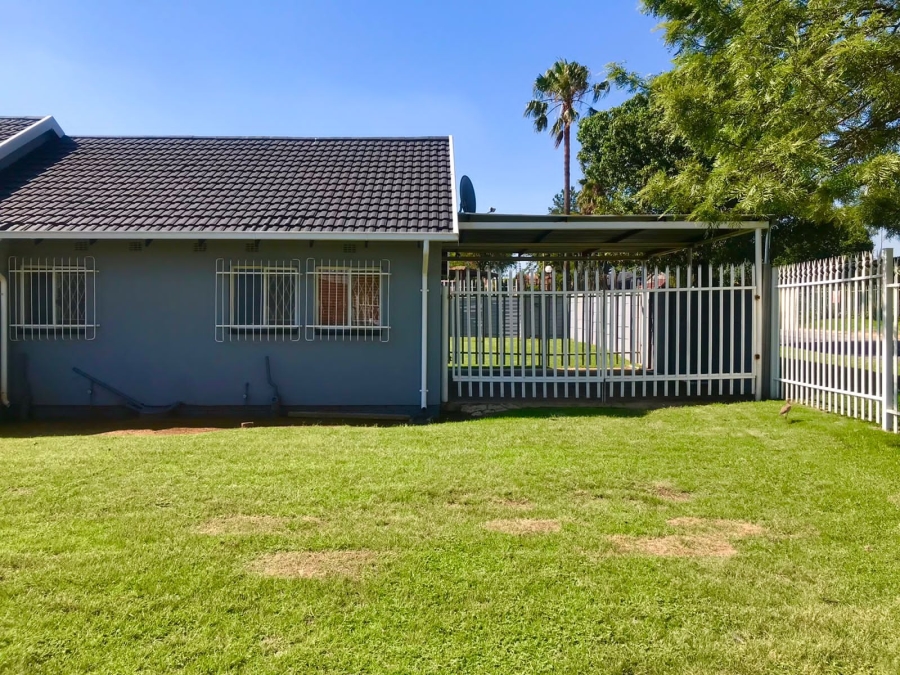 3 Bedroom Property for Sale in Verwoerdpark Gauteng