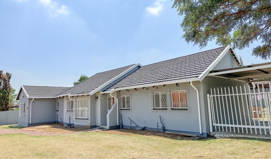 3 Bedroom Property for Sale in Verwoerdpark Gauteng