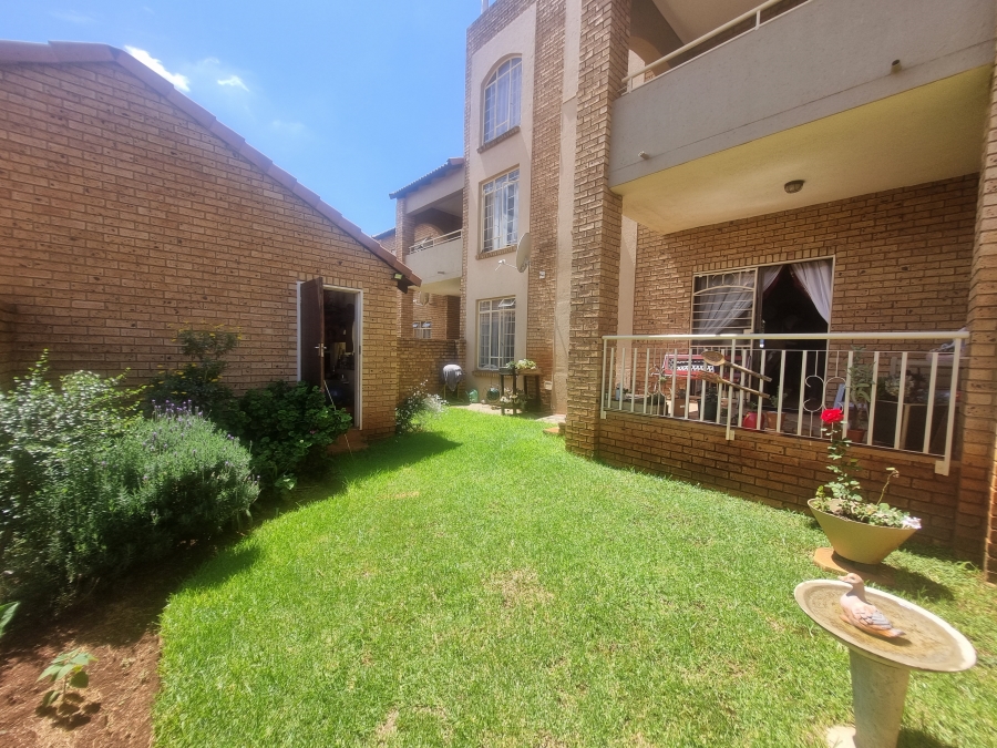 To Let 2 Bedroom Property for Rent in Boardwalk Villas Gauteng