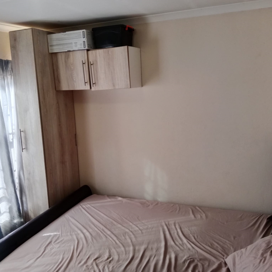 3 Bedroom Property for Sale in Clayville Gauteng