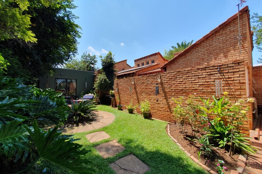 5 Bedroom Property for Sale in Wierda Park Gauteng