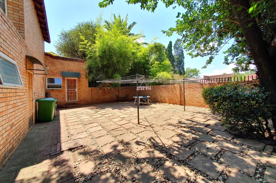 5 Bedroom Property for Sale in Wierda Park Gauteng