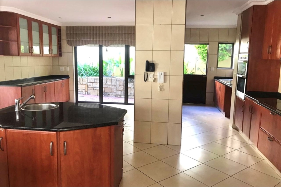 7 Bedroom Property for Sale in Dainfern Golf Estate Gauteng