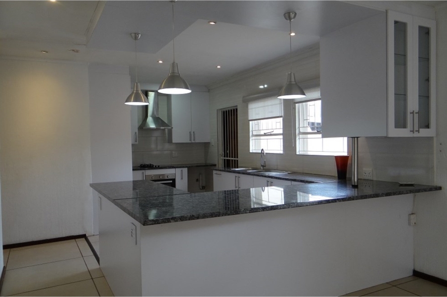 3 Bedroom Property for Sale in Die Hoewes Gauteng