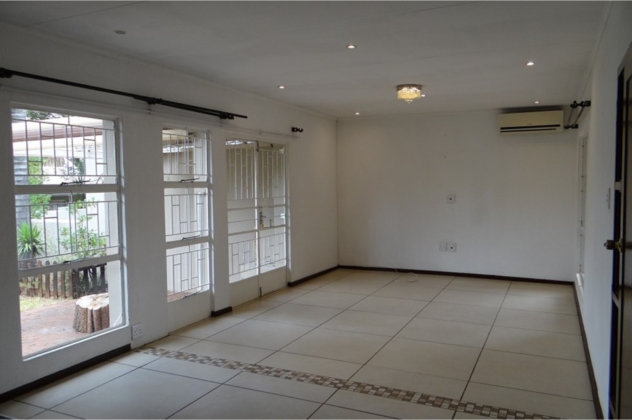 3 Bedroom Property for Sale in Die Hoewes Gauteng