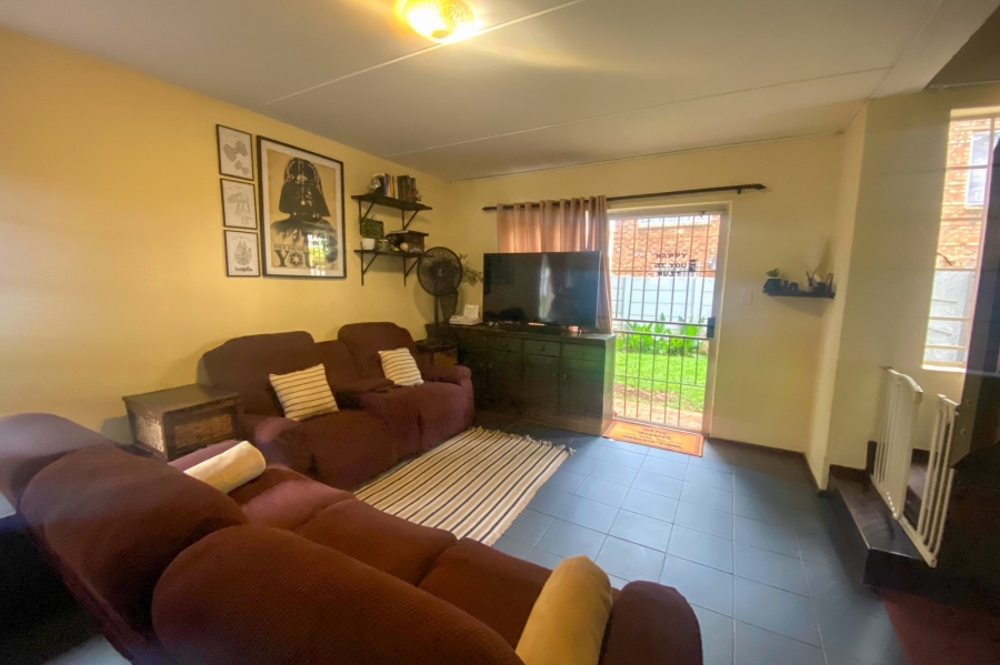 2 Bedroom Property for Sale in Sonneglans Gauteng