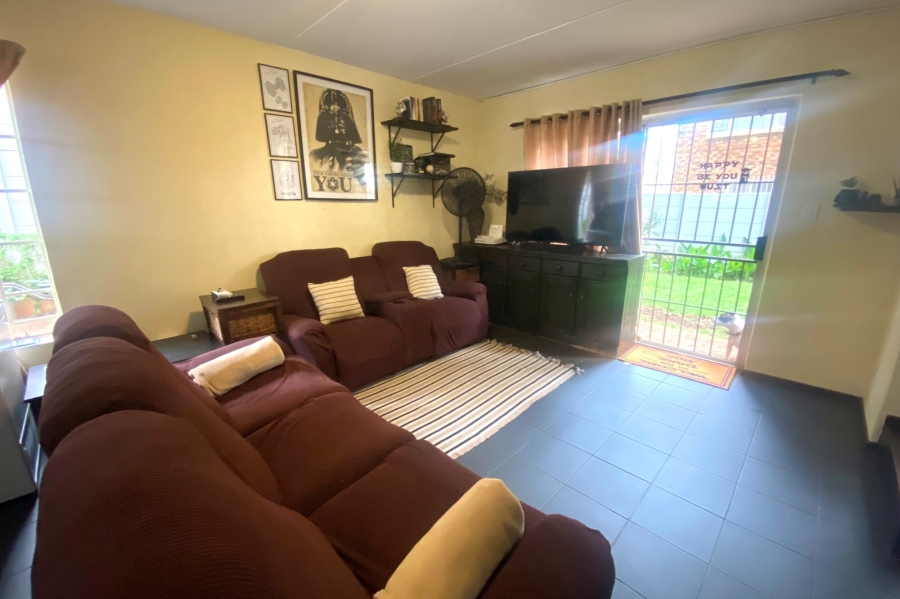 2 Bedroom Property for Sale in Sonneglans Gauteng