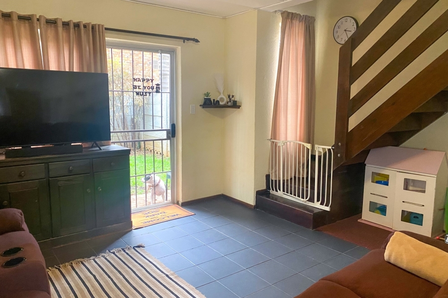 2 Bedroom Property for Sale in Sonneglans Gauteng