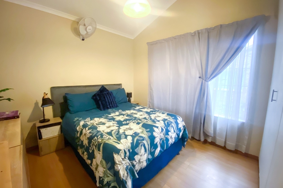 2 Bedroom Property for Sale in Sonneglans Gauteng