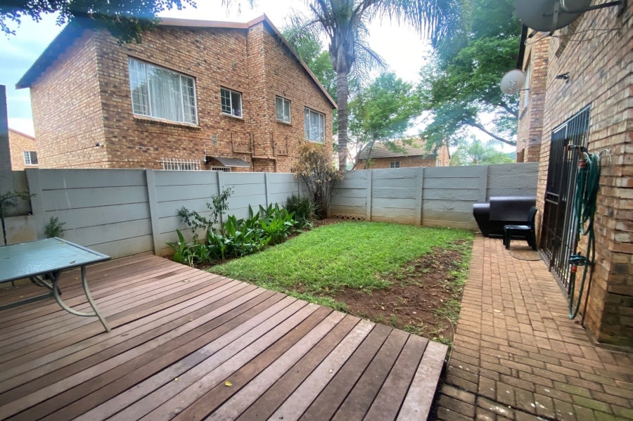 2 Bedroom Property for Sale in Sonneglans Gauteng