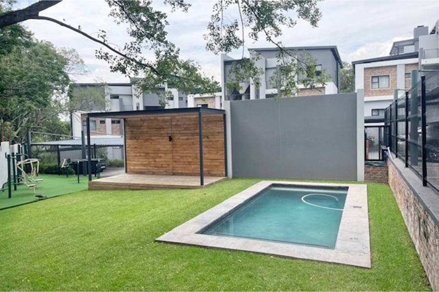 To Let 2 Bedroom Property for Rent in Bryanston East Gauteng