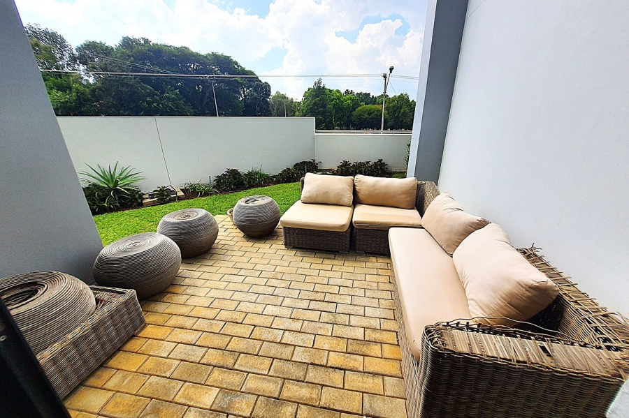 2 Bedroom Property for Sale in Ashlea Gardens Gauteng