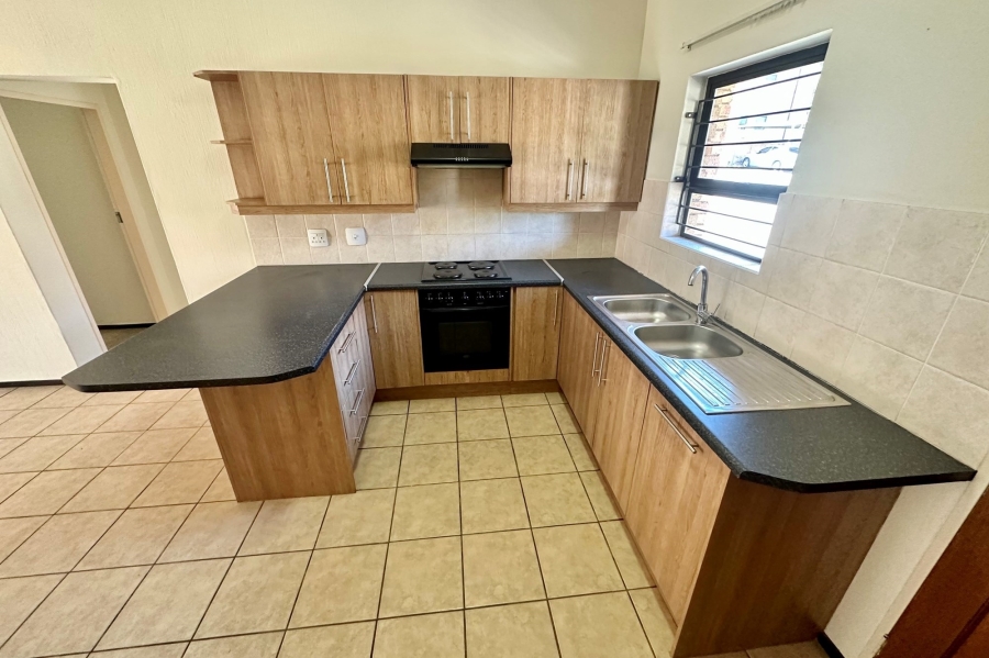 To Let 2 Bedroom Property for Rent in Ferndale Gauteng