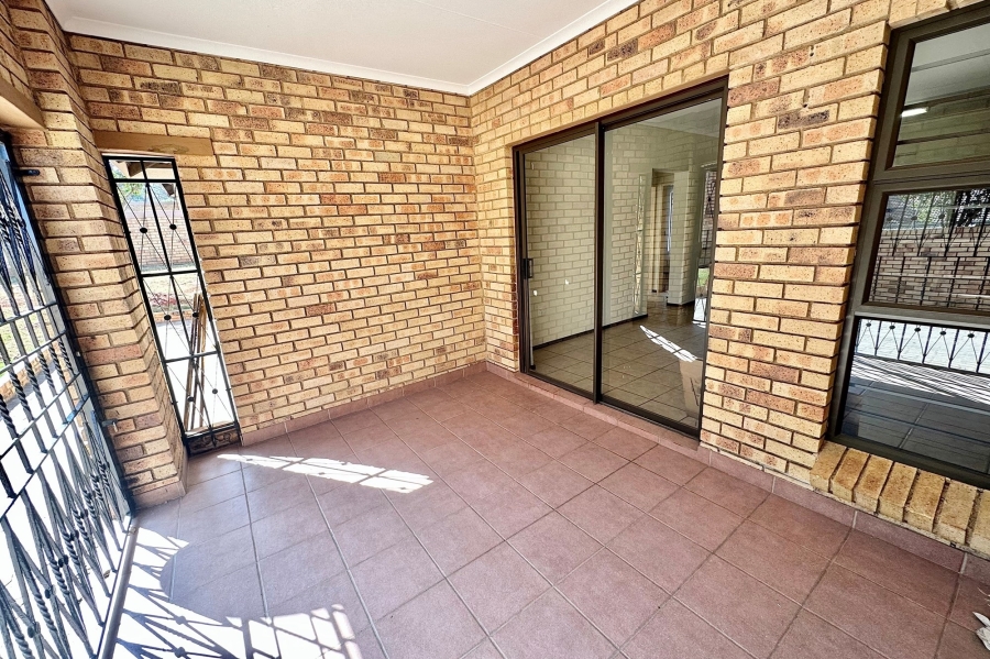 To Let 2 Bedroom Property for Rent in Ferndale Gauteng