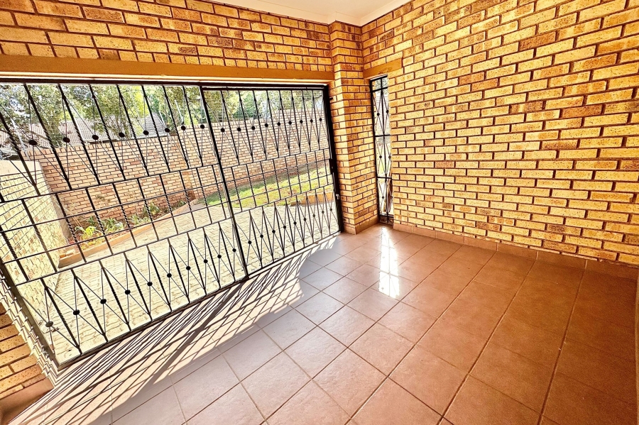 To Let 2 Bedroom Property for Rent in Ferndale Gauteng