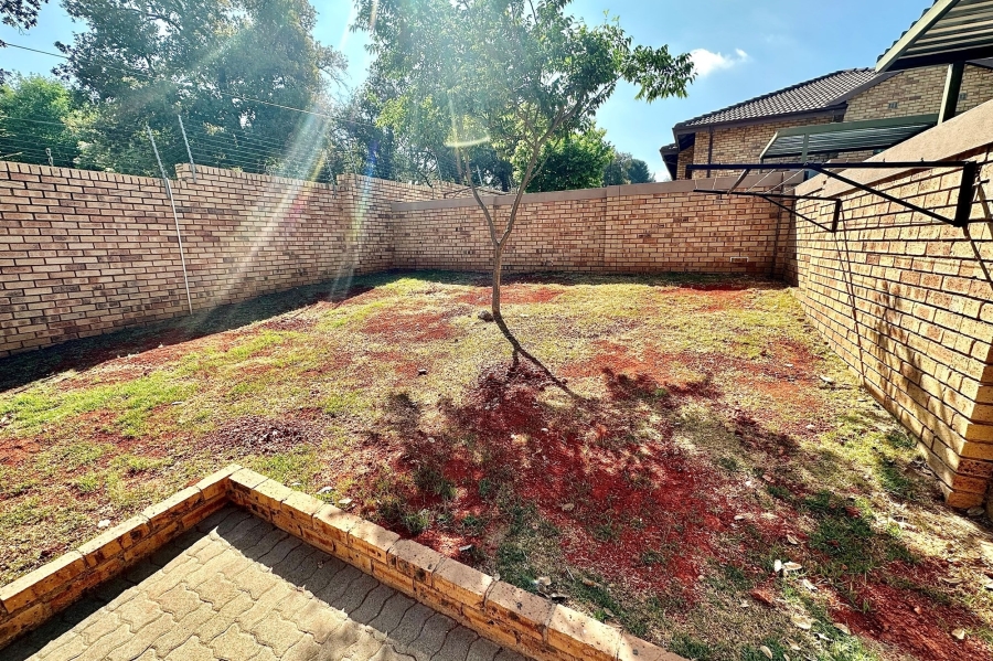 To Let 2 Bedroom Property for Rent in Ferndale Gauteng