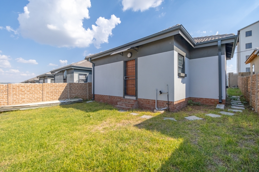 2 Bedroom Property for Sale in Fleurhof Gauteng