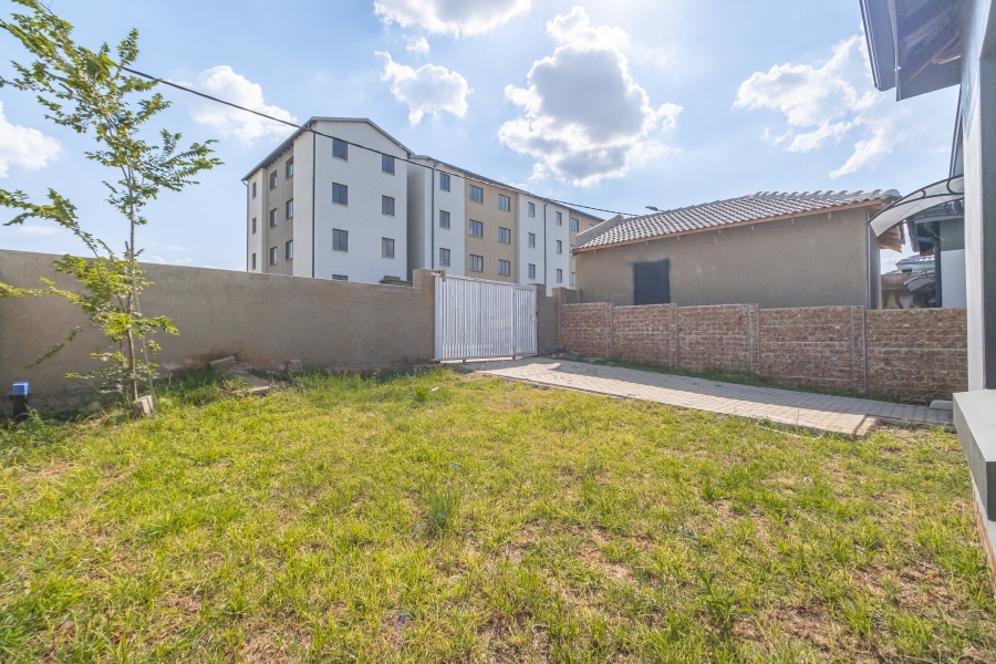 2 Bedroom Property for Sale in Fleurhof Gauteng