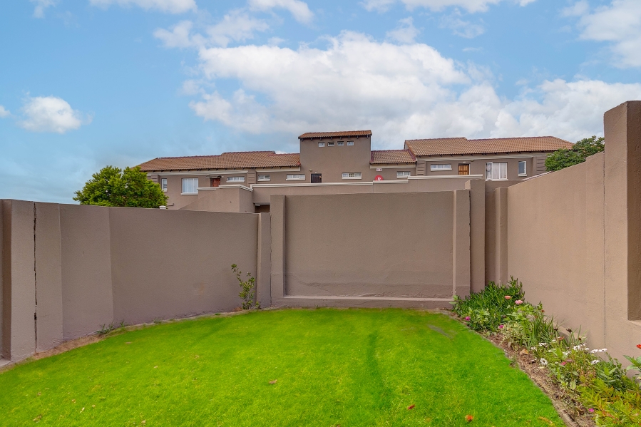 2 Bedroom Property for Sale in Halfway Gardens Gauteng