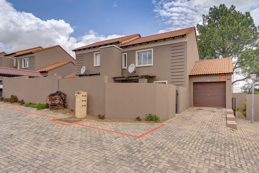 2 Bedroom Property for Sale in Halfway Gardens Gauteng