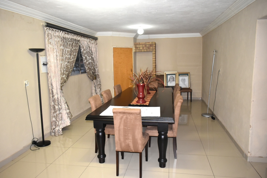 6 Bedroom Property for Sale in The Orchards Gauteng