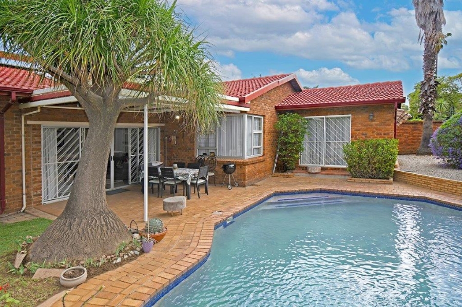 3 Bedroom Property for Sale in Marais Steyn Park Gauteng