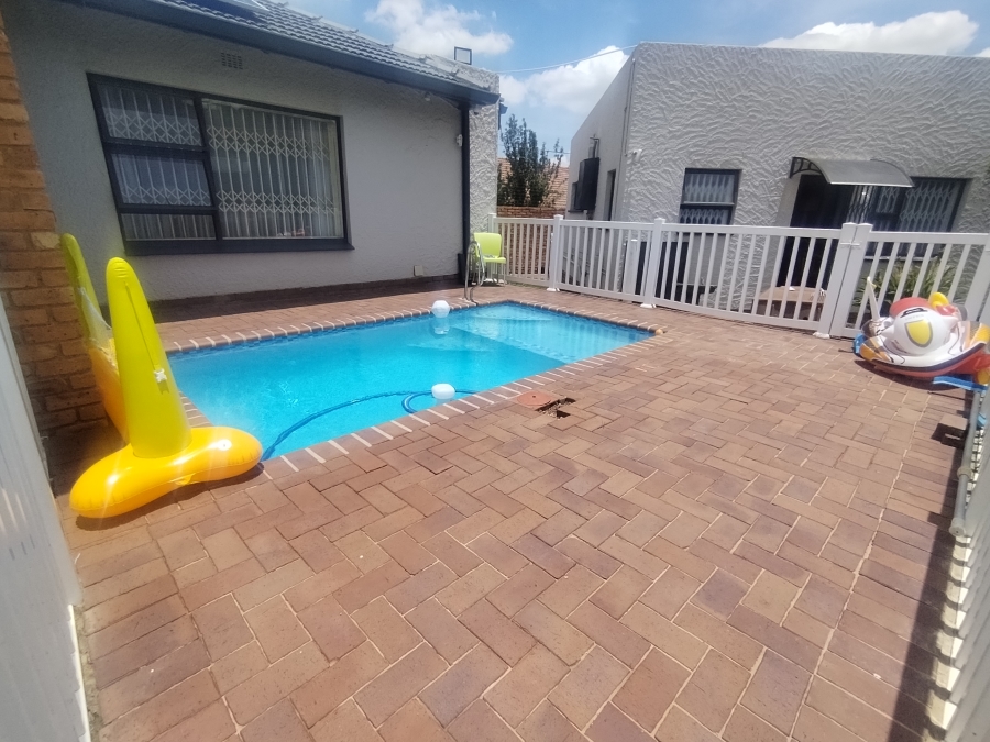 3 Bedroom Property for Sale in Eastleigh Gauteng