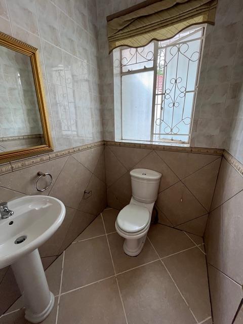 To Let 5 Bedroom Property for Rent in Senderwood Gauteng