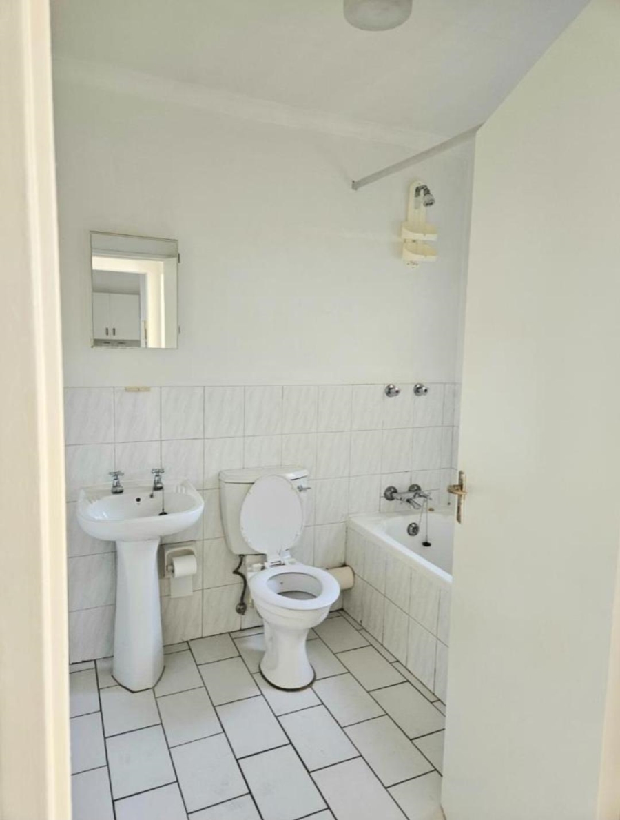 To Let 2 Bedroom Property for Rent in Florida Hills Gauteng