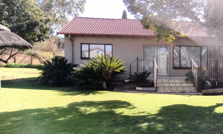 To Let 2 Bedroom Property for Rent in Groblerpark Gauteng